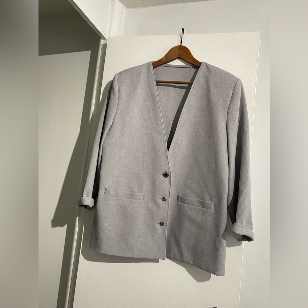 AUTHENTIC LOUIS VUITTON BUTTONS ON BEAUTIFUL JACKET/BLAZER
